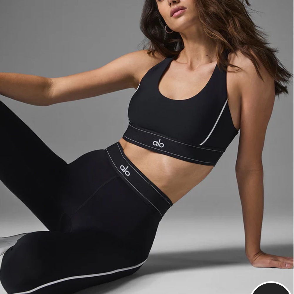 Alo Yoga Airlift High-Waist Suit Up Leggings & Sports Bra